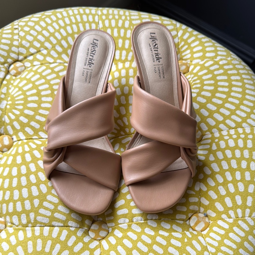 LifeStride Tan Summer Sandals